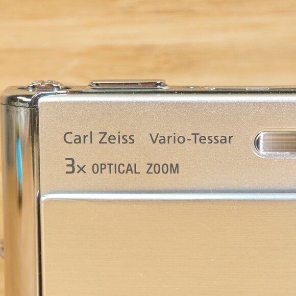 Sony Cyber-shot DSC-T70 / 8.1MP Digital Camera / Touchscreen / Tested - Picture 4 of 10